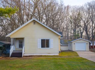 1407 Kenwood Ave, Belding, MI