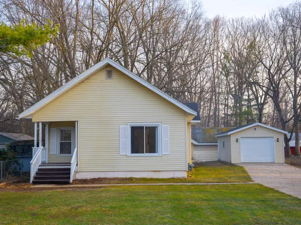 1407 Kenwood Ave, Belding, MI 48809