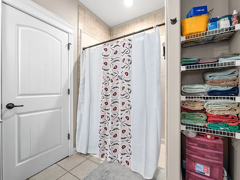 2226 Fairfax Dr — Photo 7