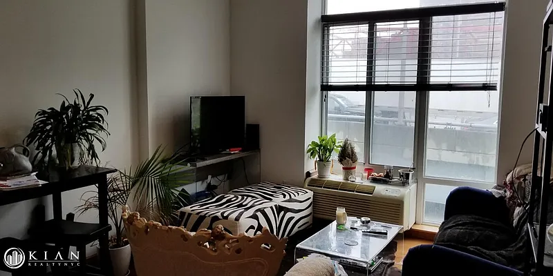 Rented by Kian Realty | media 13