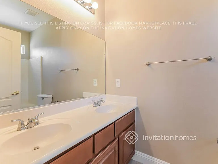 9409 Illipah Creek St — Photo 10