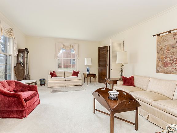 3rd image of 101 N Bellemont Rd