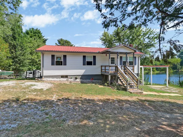 515 Silver Lake Dr, Jamestown, TN 38556