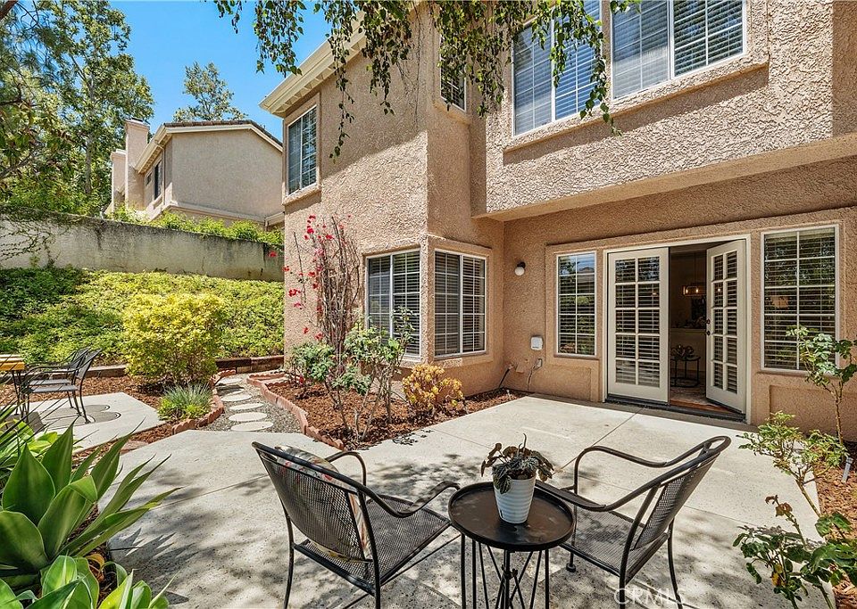 1st image of 5614 Roundtree Pl
