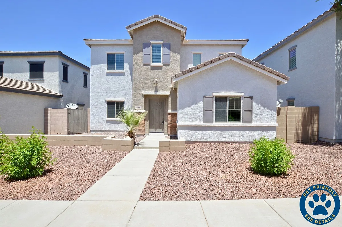 3 bed, 3.0 bath, 1375 sqft, $1,995 — Photo 1