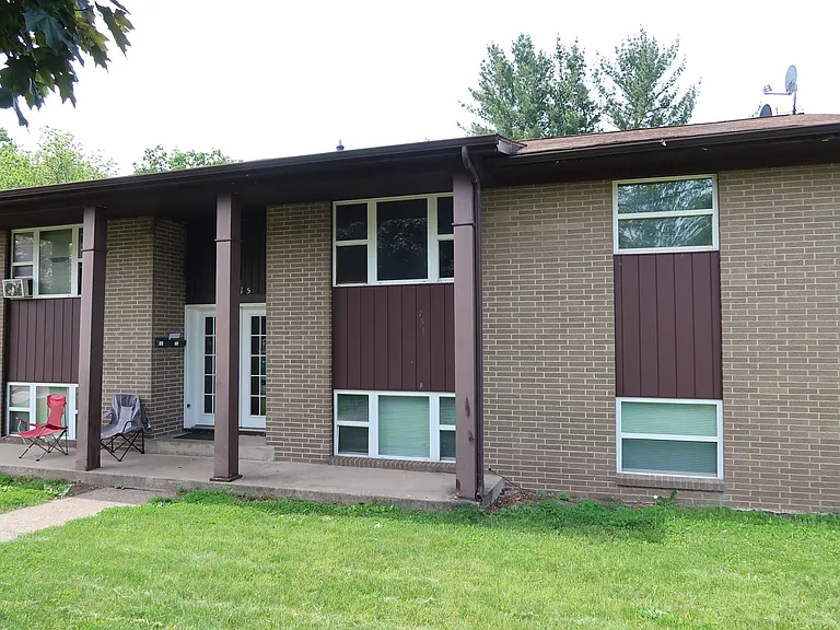 2515 McKee Ave SW #4 — Photo 1