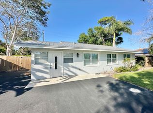 1177 N Alhambra Cir, Naples, FL 34103