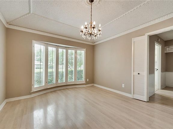 2nd image of 811 Serenade Ln