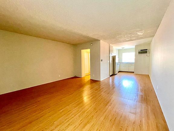 2nd image of 217 S Serrano Ave