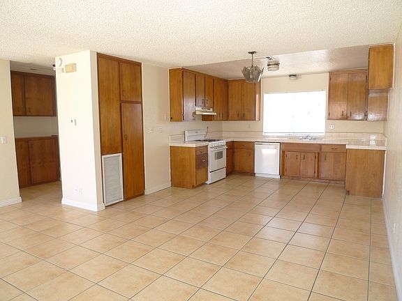 3rd image of 14656 Mesa Dr #14656