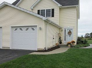 5166 Briercliff Dr, Hamburg, NY 14075
