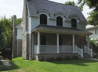 1102 Ash St, Northfield, IL 60093