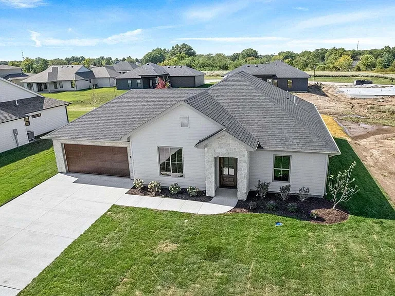 2335 N Traveller Dr — Photo 38