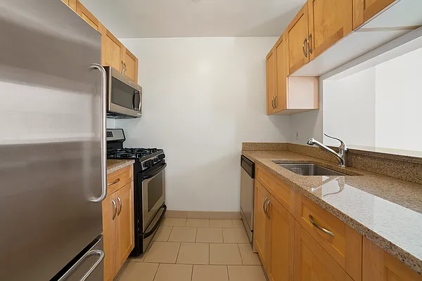 Rented by RELO REDAC INC. | media 14