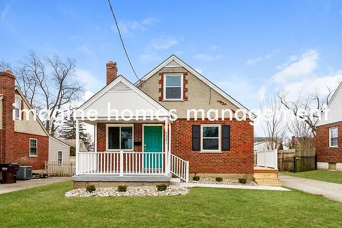 3 bed, 1.0 bath, 1184 sqft, $1,995 — Photo 1