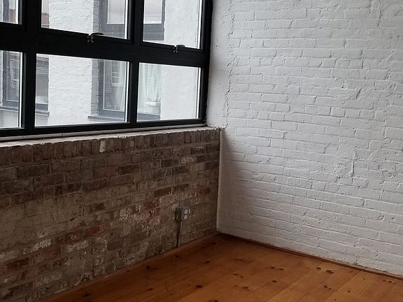 4th image of 294 Graham Ave #3K