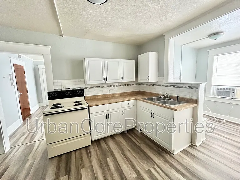 417 4th St N #201 — Photo 5