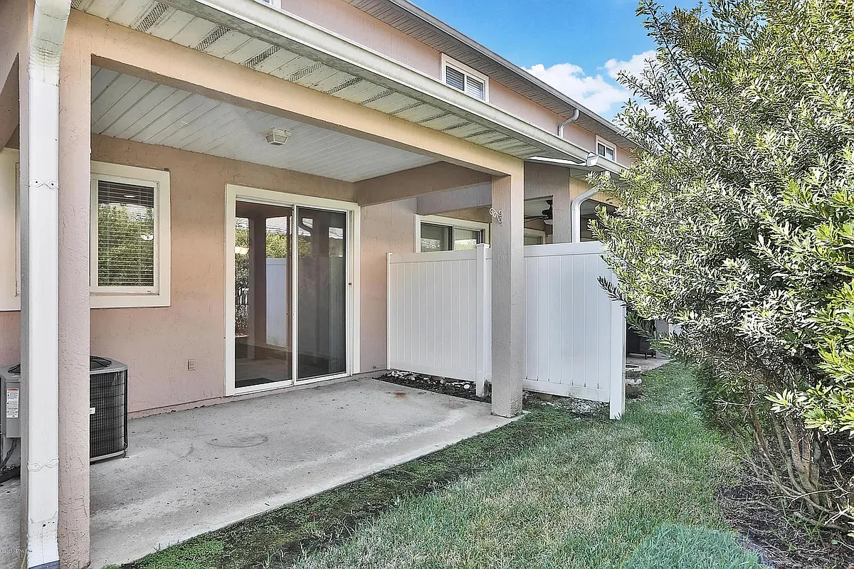 Building Photo - 8863 Shell Island Dr
