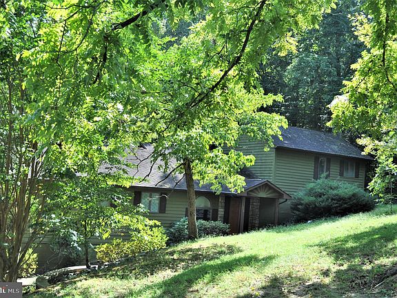 2nd image of 8372 Oak Crest Dr