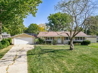 5207 Illini Ct, Rockford, IL 61107