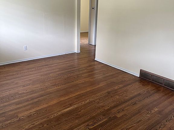 2nd image of 2425-2427 Chesstal St
