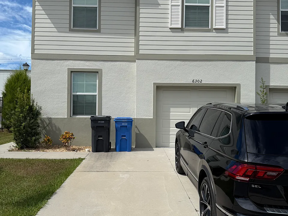 6302 Tillandsia Pl