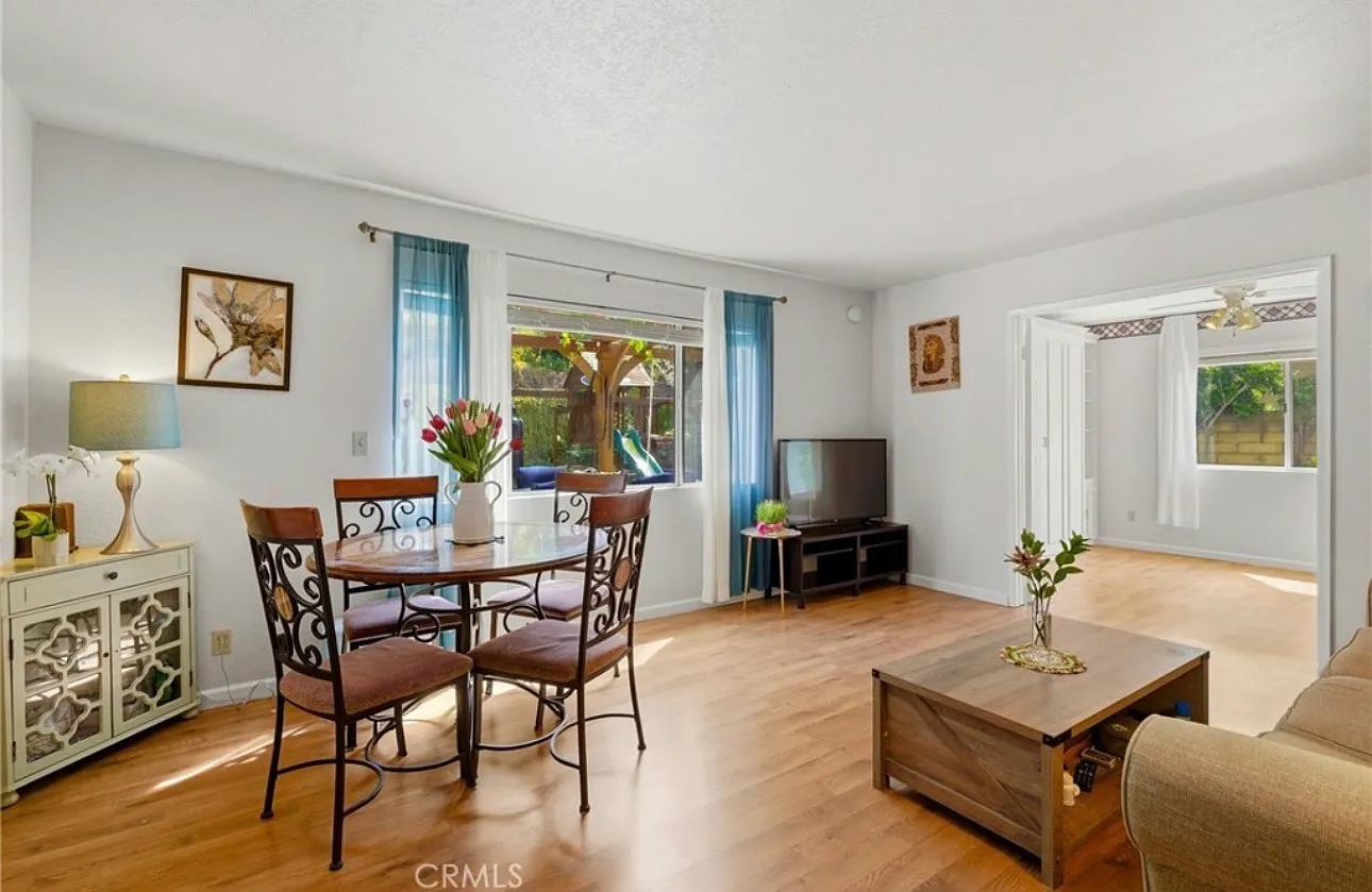 4 bed, 2537 sqft, $4,990 — Photo 2