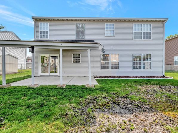 20732 S Acorn Ridge Dr, Frankfort, IL 60423