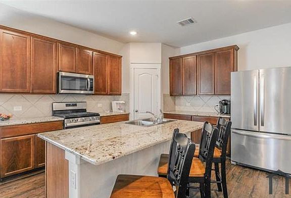 2nd image of 6140 Fall Creek Ln