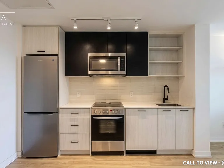 2300 Saint Clair Ave W #306 — Photo 2