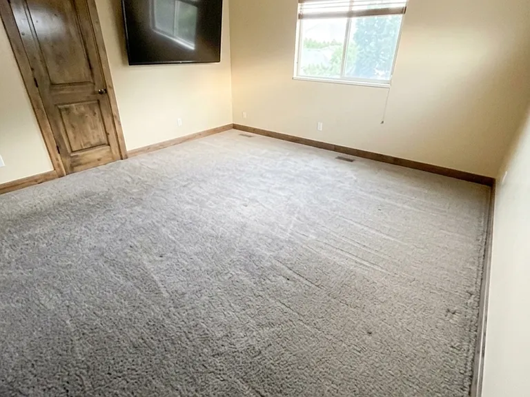 4028 E Clark Cir — Photo 6