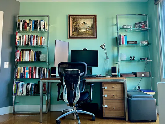 Office, photo 1