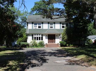 686 Old North Ocean Ave, Patchogue, NY 11772
