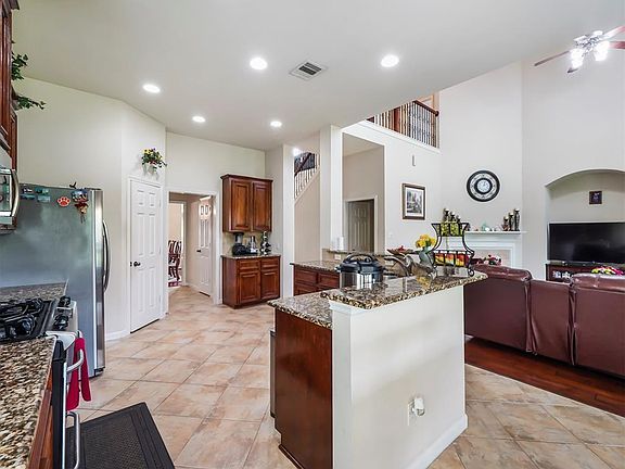 4th image of 5218 Pebble Bluff Ln