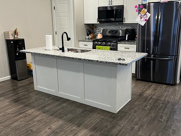 5th image of 4018 Hawthorne Way