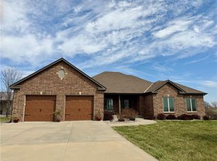 15006 Leavenworth Rd, Basehor, KS 66007
