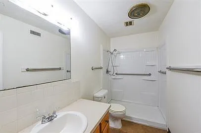 914 S 25th St — Photo 7