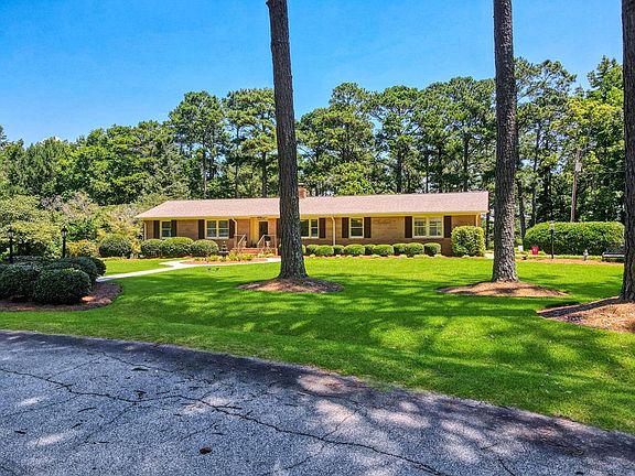 3rd image of 108 Pine Cir