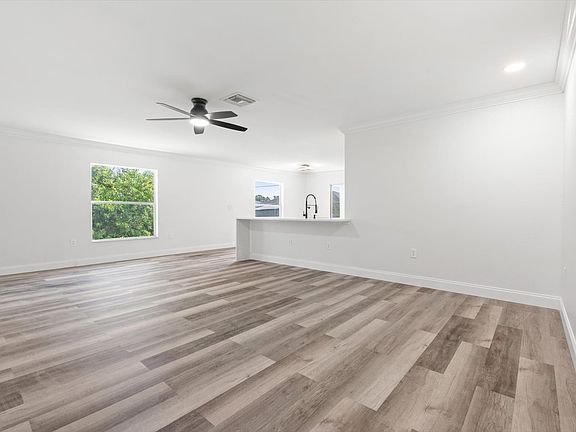 3rd image of 2164 Shilo St
