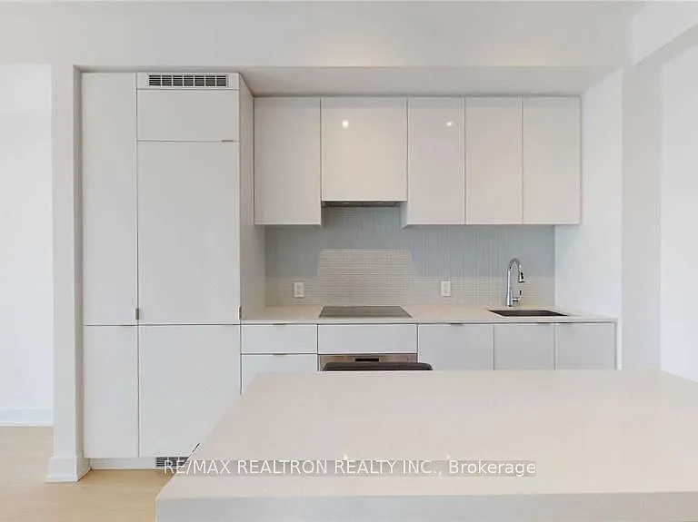 7 Grenville St #4207 — Photo 2