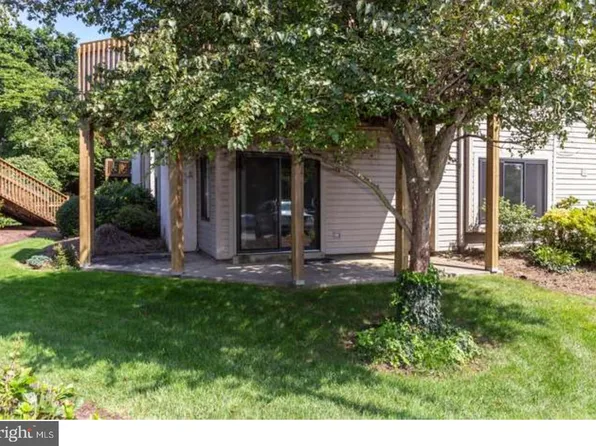 906 Pritchard Pl, Newtown Square, PA 19073