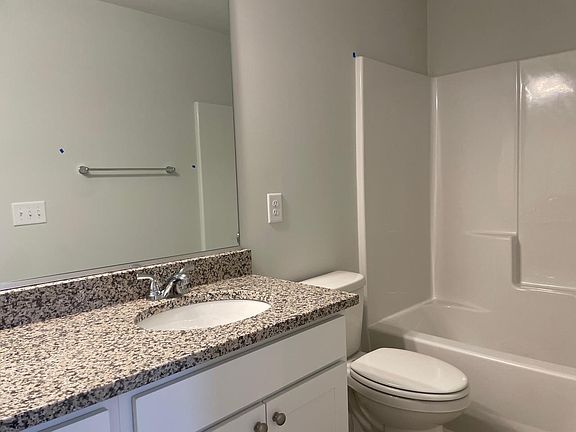 3rd image of 665 Cam Cir