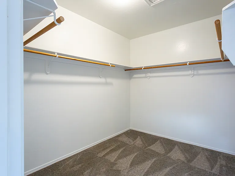 392 Falcon Ct — Photo 27