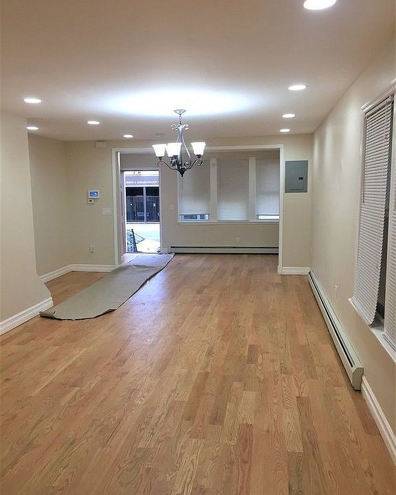2nd image of 11812 202nd St