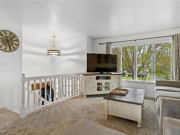 4th image of 1403 Sunnyfield Ave NW