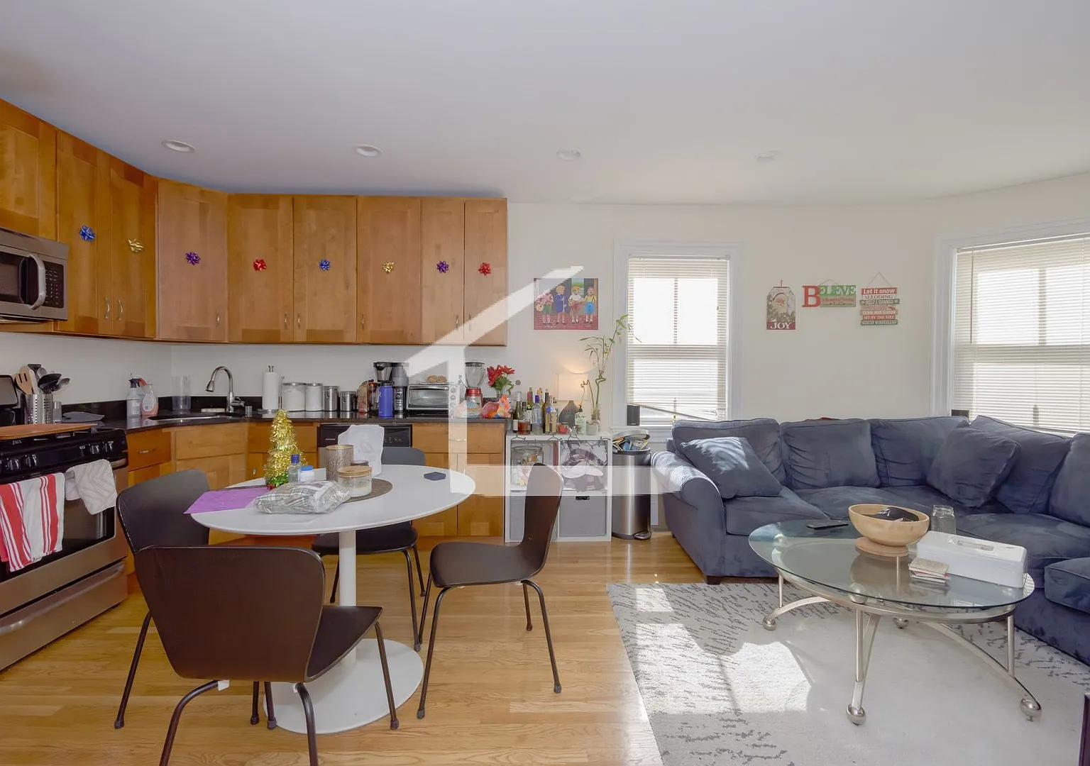 Charming 3 Bedroom-No Broker Fee — Photo 1