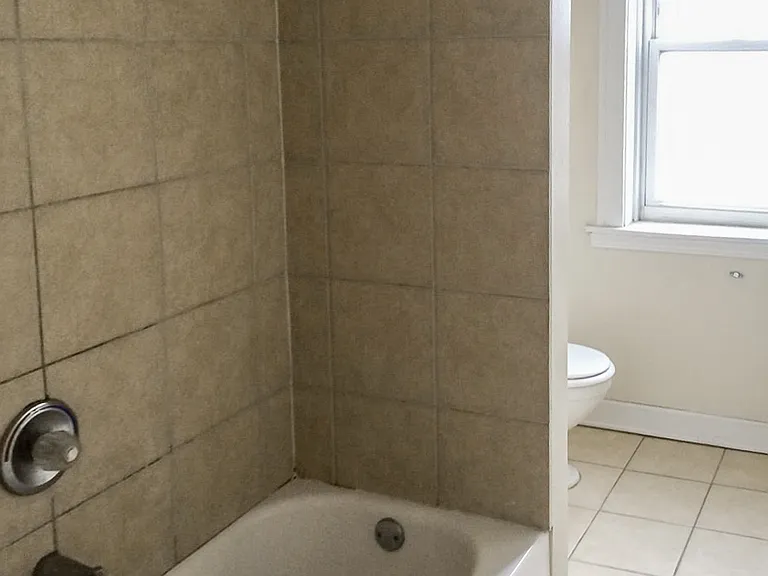 4859 N Paulina St #3A — Photo 4