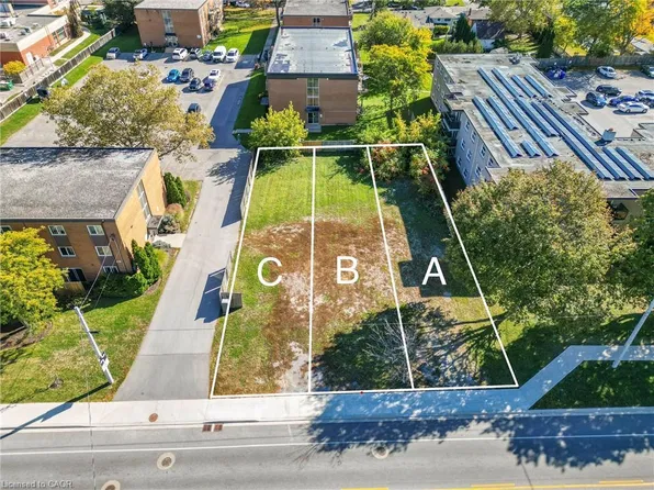 574 Ontario St #C, Saint Catharines, ON L2N 4N7