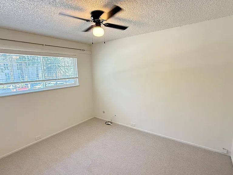 190 Sierra Dr #C — Photo 6