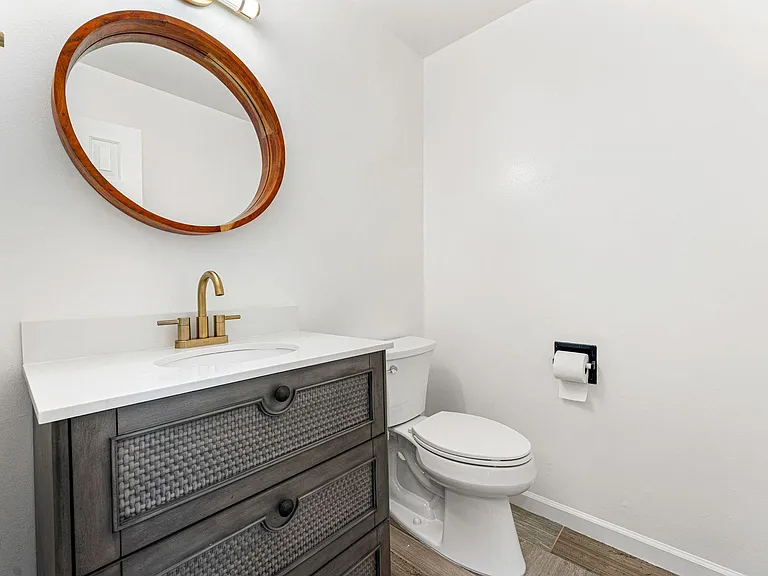805 E 7th Ave #1 — Photo 18